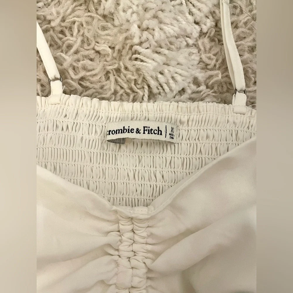 NEW Abercrombie & Fitch White Crop Top Size XS Crop Tank Top Cami - Picture 2 of 3